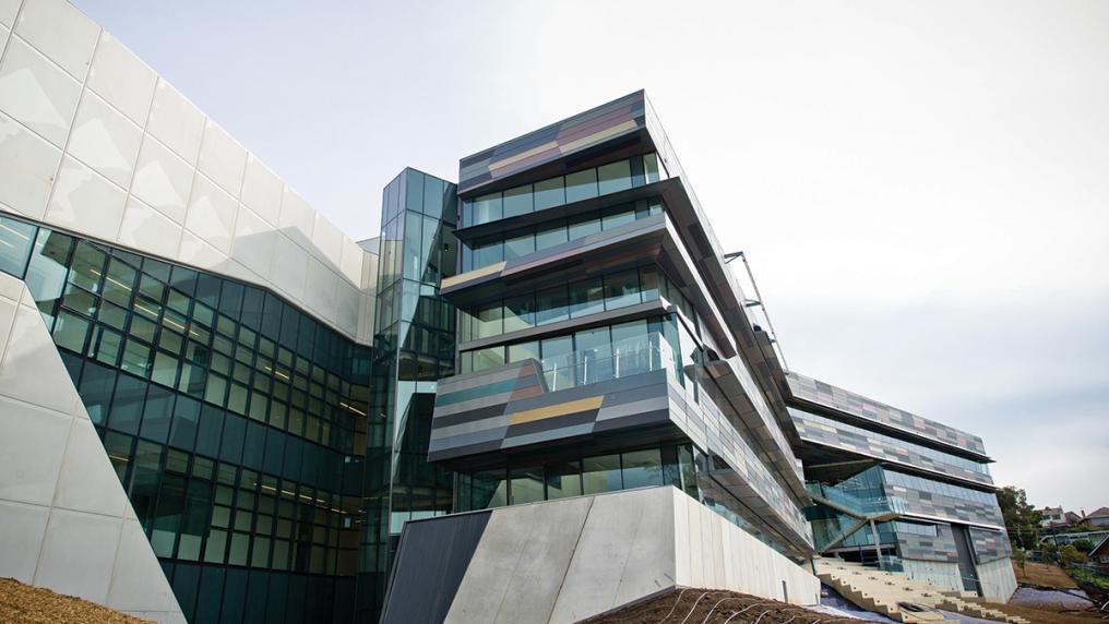 Modern campus made of glass and concrete, with 6 floors