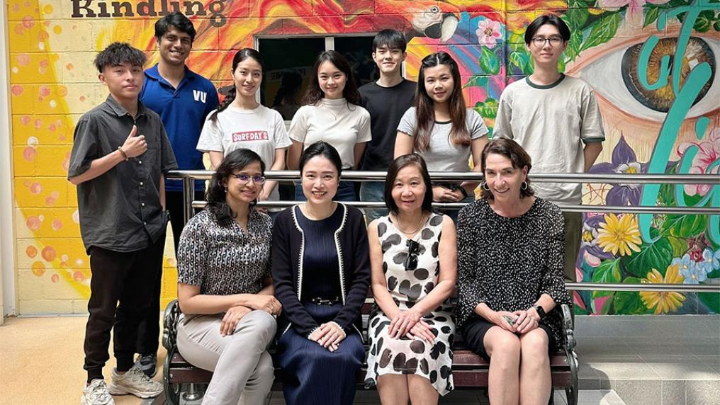 VU Sunway Business Students (Sunway, Malaysia) with VU Associate Professor Catherine Lou, Dr Thu-Huong Nguyen, and Associate Professor Joanne Pyke.